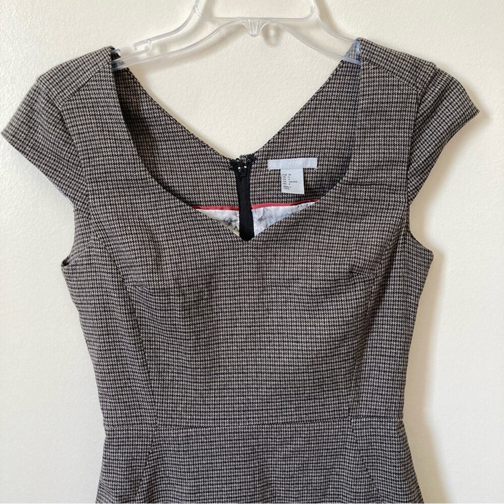 H&M Plaid Dress Size 4 - Picture 3 of 12